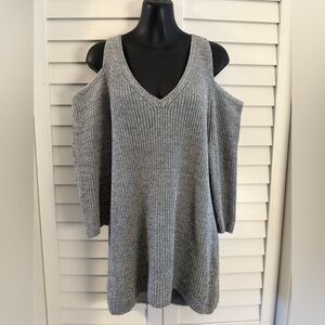 Kismet Women’s Gray V Neck Cold Shoulder Gray Sweater Size Medium
